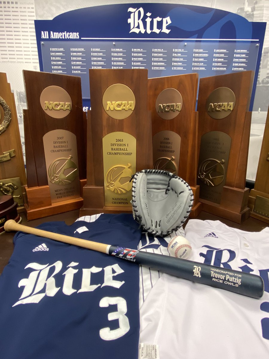 New year, new leather ❄️ <a href="/RiceBaseball/">Rice Baseball</a> <a href="/MarucciSports/">Marucci</a>