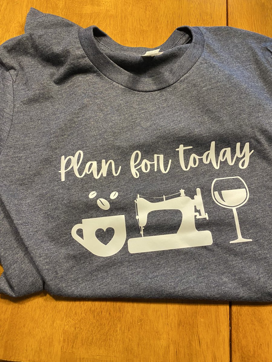 tammypfuller's tweet photo. Thanks ⁦@BolingPsych⁩ this is the perfect shirt for my retirement!! So appreciate your friendship through the years. ❤️❤️❤️ https://t.co/yA5CFNLtGa