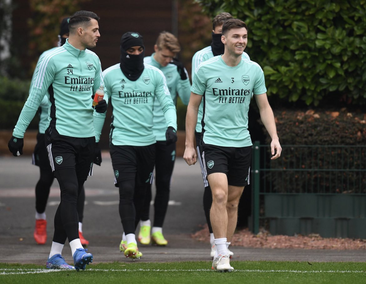 Only K.Tierny don't wear gloves and cold protective gears....my man