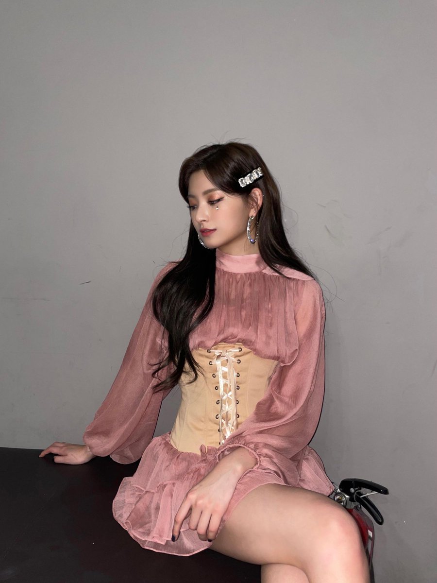 yiren pics tweet media