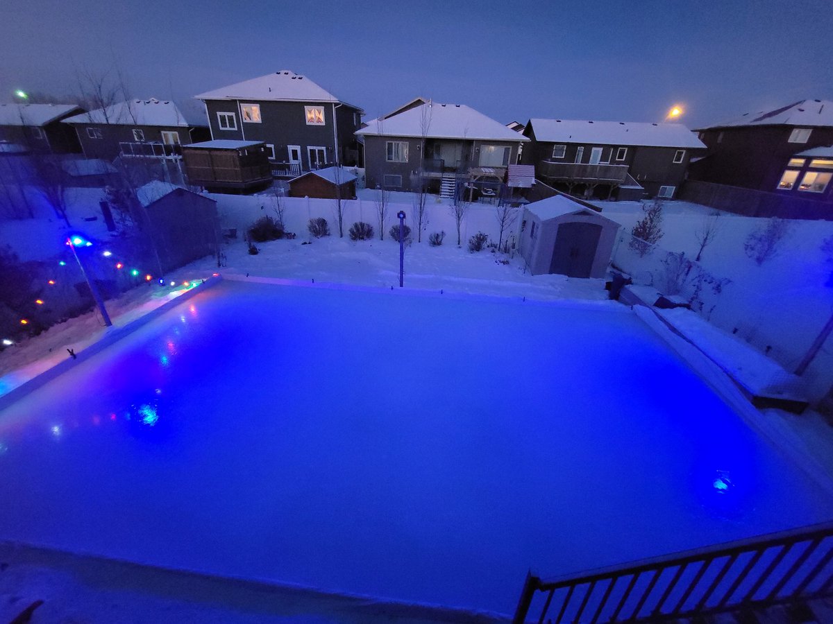 T_2THEBONE's tweet photo. @MapleLeafs #ODR #backyardrink 
#martensville #wakinguptoblue #everyonewelcome https://t.co/1AsmCClHGz