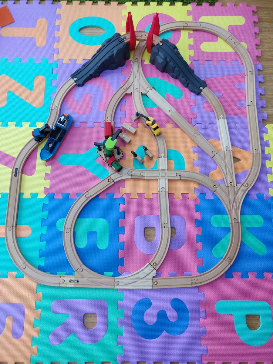 Toy Train Tracks tweet media