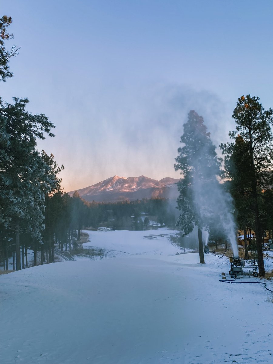Snowmaking in progress turning the golf course into a sledding hill for the members🥶(and hopefully a fun snowboarding spot for the crew🤞🏼)