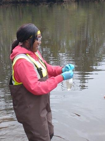 vigorhighschool's tweet photo. Check out our Science Department as they test water samples with the S.W.A.M.P. program. #vhswolfpack #prideintheproce22 #scientistinthemaking https://t.co/x4NY8yhyj2