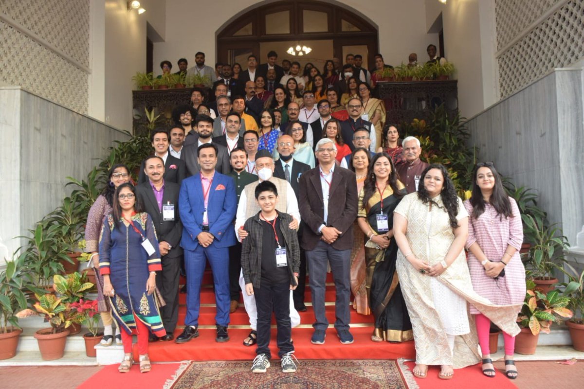 maha_governor's tweet photo. करोना काळात विविध क्षेत्रांमध्ये नवोन्मेषन करून देशाच्या सामाजिक व आर्थिक विकासात योगदान देणाऱ्या नवोन्मेषी उद्योजकांचा राज्यपाल भगतसिंह कोश्यारी यांच्या हस्ते राजभवन येथे ‘इम्पॅक्ट क्रिएटर्स अवार्ड’ देऊन सन्मान करण्यात आला. https://t.co/usaNreXgFh