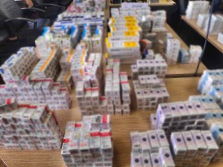 PotempkinBrain's tweet photo. #Greece: Αστυνομία seized some interesting weapons and other contraband in their part of a broader #EUROPOL “anti-doping/anti-fraud” operation in cooperation w law enforcement from #France, #Italy and #Finland, dubbed “Shield II” #CopGhanima 1/: https://t.co/xLmcIProCP