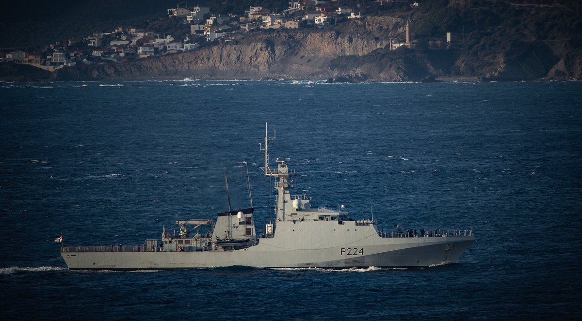 WarshipCam's tweet photo. HMS Trent (P224) River-class offshore patrol vessel coming into Gibraltar - December 18, 2021 #hmstrent #p224
* photo courtesy of @dparody https://t.co/aOnIMXJwQ4
