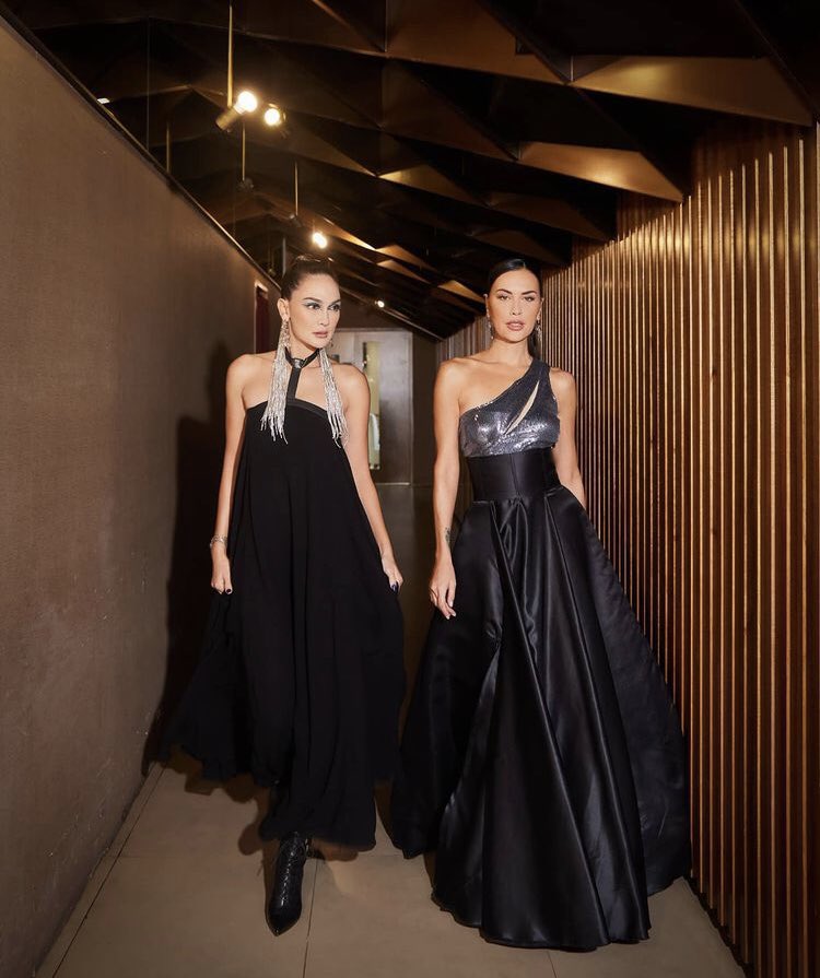AREAJULID's tweet photo. Dis! Luna Maya 🤝 Sophia Latjuba, goddess. https://t.co/v7LGcHqBg4
