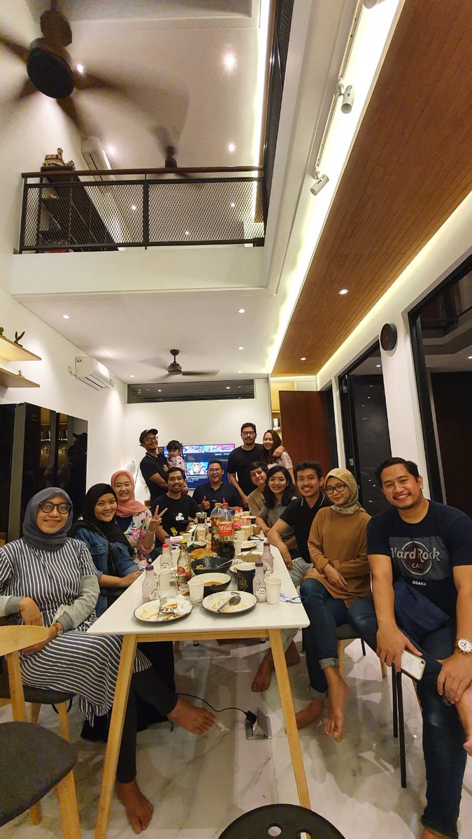 gmaulana's tweet photo. Thanks kei dan armed, sorry rumahnya direcokin 😅 @aizekitwsrs @danarnw @yusaqfafa @boydalexa @najmiafr @rikeadyartie @dirawp @WildanaRmdhn @ulikhairani @nandyaya https://t.co/qFGjJYlbth