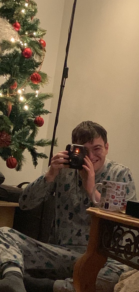 hughcarrhere's tweet photo. Christmas dinner in the Drummartin household 🎄 https://t.co/i3C3yphSjR