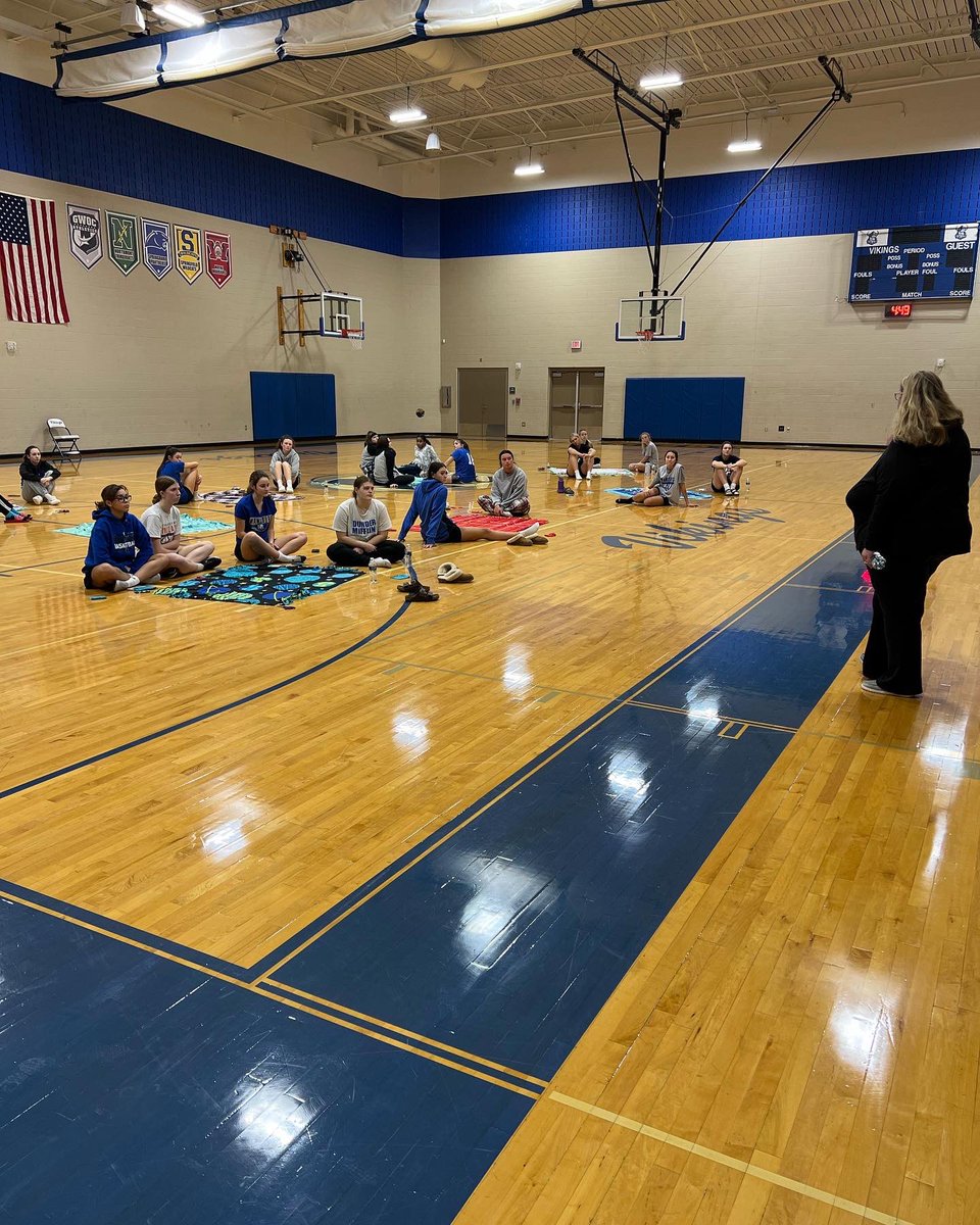MiamisburgGBB's tweet photo. Something bigger than basketball took place yesterday as players in grades 7-12 were able to give back and keep the Jenna Strong Memorial alive. Over 20 blankets were made to be donated back to those in need within the community this holiday season. https://t.co/zhQrnm2pSW
