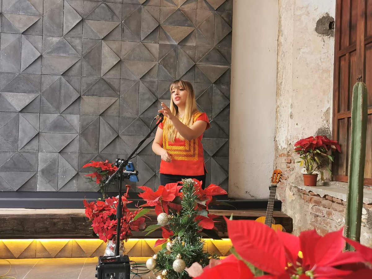 La Dirección de Desarrollo Humano concluyó con gran éxito el Programa "Jóvenes de la capital" celebrando la décimo sexta edición. Éste ha sido un espacio virtual cuyo propósito principal ha sido dar a conocer diversos temas de interés, talentos y a la juventud emprendedora.