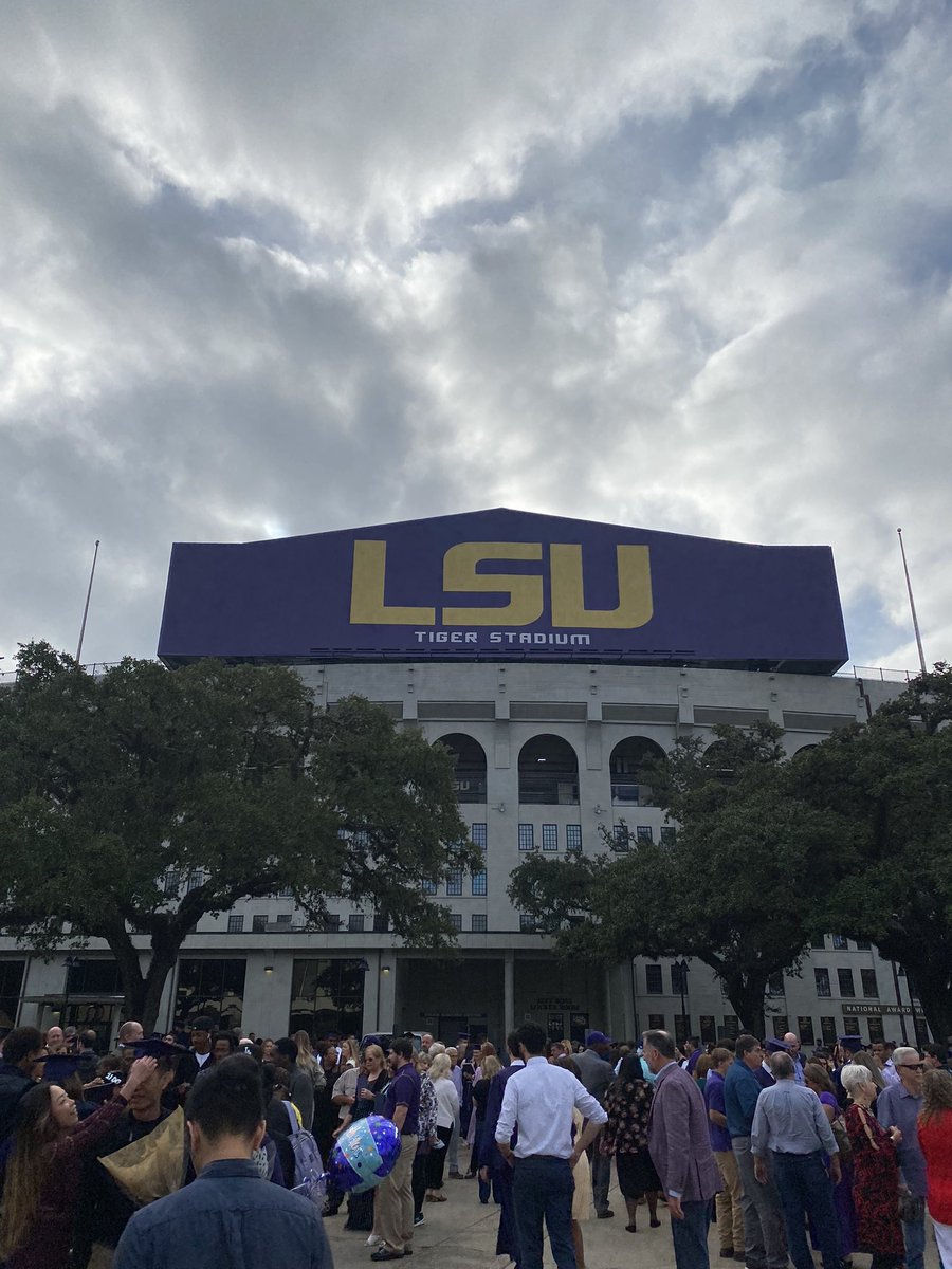 VanessaLaraine's tweet photo. The journey wasn’t easy, but it was worth it! I #MasteredIt! #BlackMBA #MBA #lsu21 #GeauxTigers https://t.co/uQoFFlWLIK