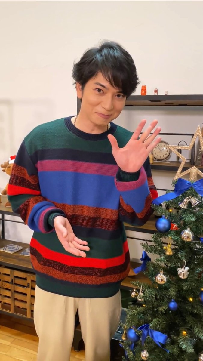 AraiceIcy's tweet photo. Junba the same sweater💚💜
so why was it…?🤩

#ARASHI #matsumotojun #aibamasaki #junba #松本潤 #相葉雅紀 #嵐 https://t.co/KGHlINBjeR