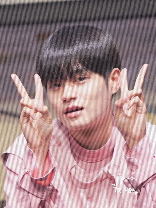the_light0129's tweet photo. 211218 🪐❄️

#이대휘 #AB6IX https://t.co/cNF5rUQ3Co