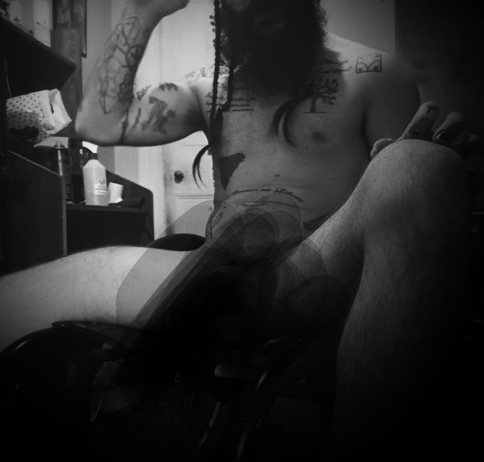 Quien quiere esta foto sin censura ? Yo quiero likes y rt https://t.co/srL7de4NBS