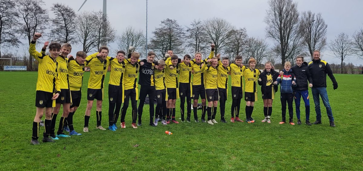 JO 15 is zojuist kampioen geworden. Met een 8-0 overwinning van AVC.💪 👊