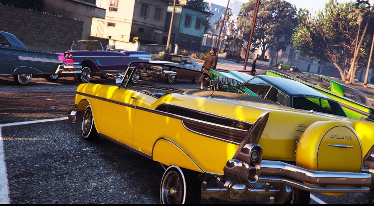 SLOWNLOWS's tweet photo. SLOWANDLOW
Lowrider Meeting
#SlowAndLowCC https://t.co/JhII4JKsWZ