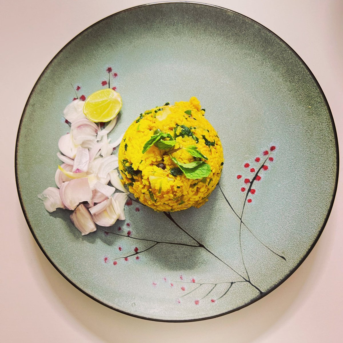 drvanisrinivas's tweet photo. Kichdi made with ghee , moongdal and spices and potato and capsicum and ginger 😀 Sounds too spicy 🌶 right 😉 We need this During winters  to increase our metabolic Rate ..

#drvanisrinivas #astrahealthcare #drvani #winterfood #dinneroptions #loseweight https://t.co/UhrA7kBPsY
