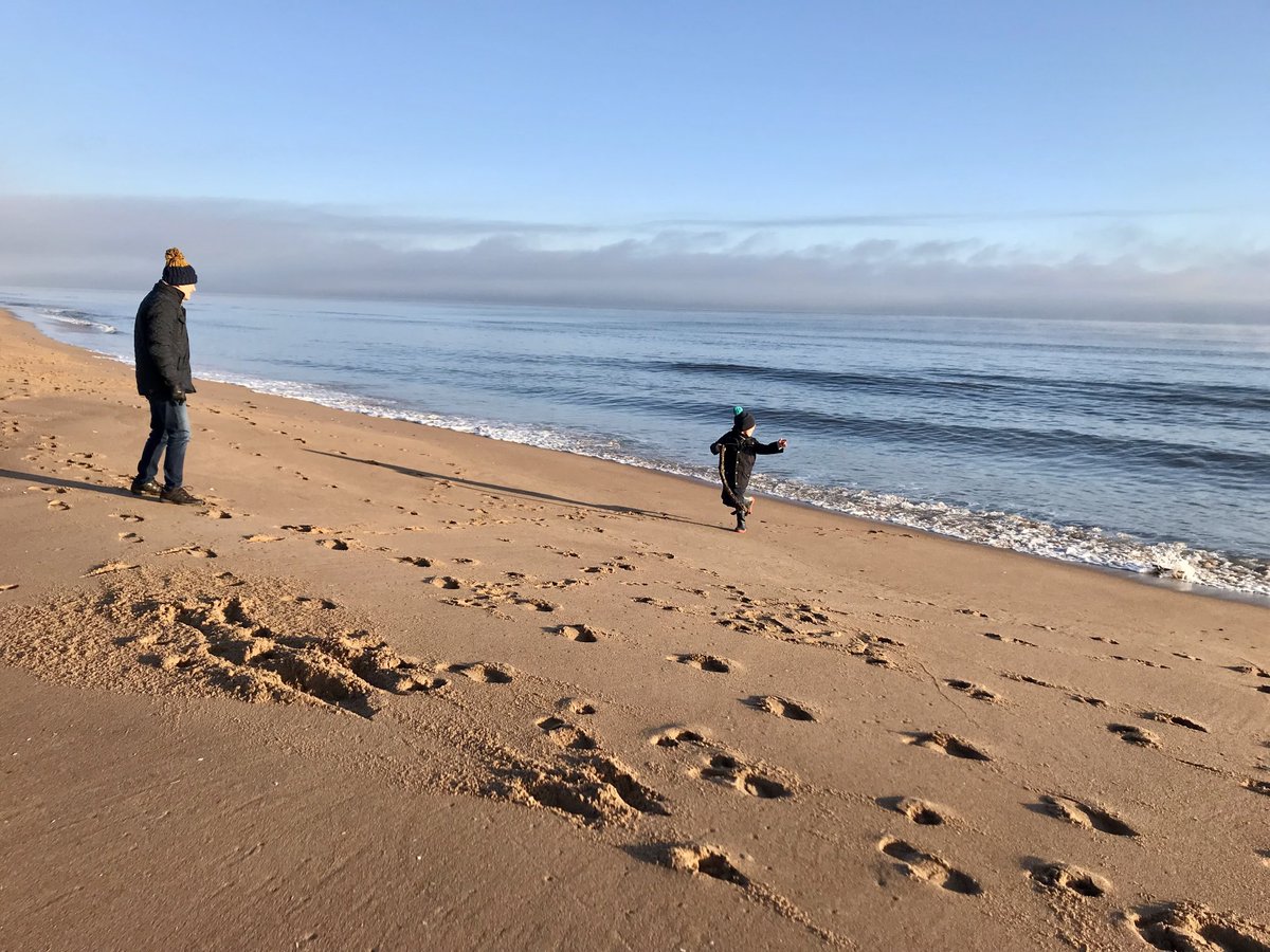 cathy_medlock's tweet photo. A bitterly cold but beautiful morning at #Balmedie beach. #frozensand a delight for the #grandsons https://t.co/ruIQcqsVag
