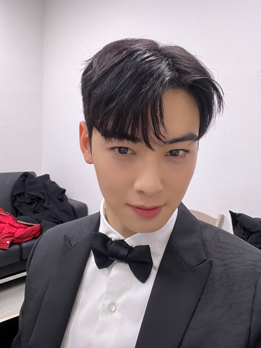 Gazzbieber's tweet photo. OMG HIS DEADLY GORGEOUS LOOKSSSSSSS !!!! 😍😫💣
@offclASTRO @ASTRO_Staff @jp_offclastro #CHAEUNWOO #ASTRO https://t.co/02MHx4MAIJ