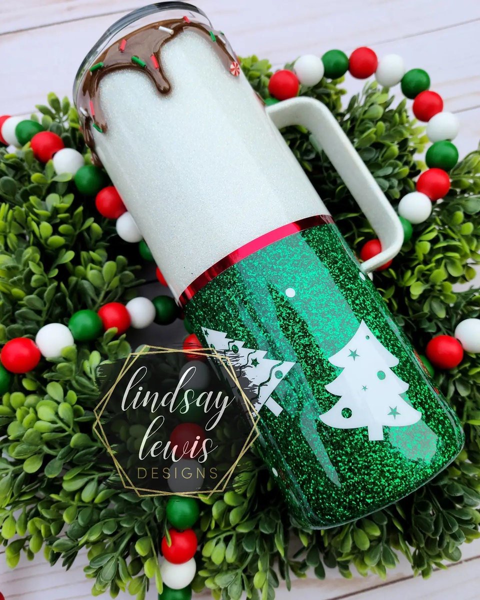 It's the last weekend until Christmas! What are your holiday crafting plans? 🎄🎁

📸 \\  instagram.com/lindsaylewisde…