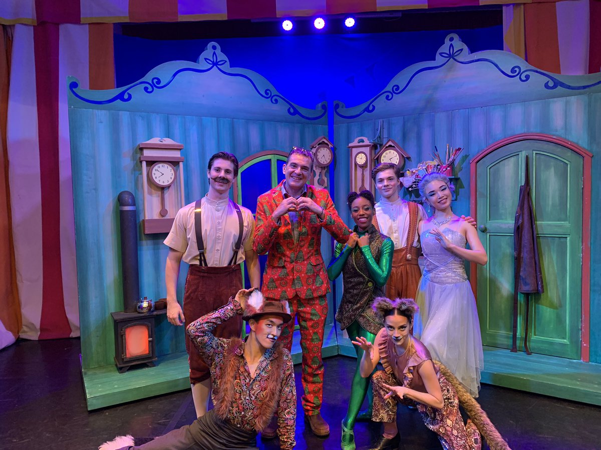 chrisdysonHT's tweet photo. On the 14th Day of Christmas my @ParklandsLeeds gave to me 120 lunches and Pinocchio by @northernballet
Well what a treat on the first day of the Christmas break as we open our doors to one of the UKs largest Ballet Troups. After taking 20 hours to build the world class stage1/2 https://t.co/IApgW732Fs