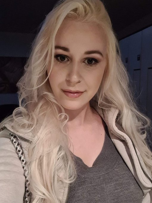 Na was treibt ihr so? Bin heute mal in D&uuml;ren 🙂🙃😉 #cute #blond #Produktion https://t.co/UFkpKiMBfT<a href="/tag/cute"class="tags"><span>#cute</span></a><a href="/tag/blond"class="tags"><span>#blond</span></a><a href="/tag/produktion"class="tags"><span>#produktion</span></a>