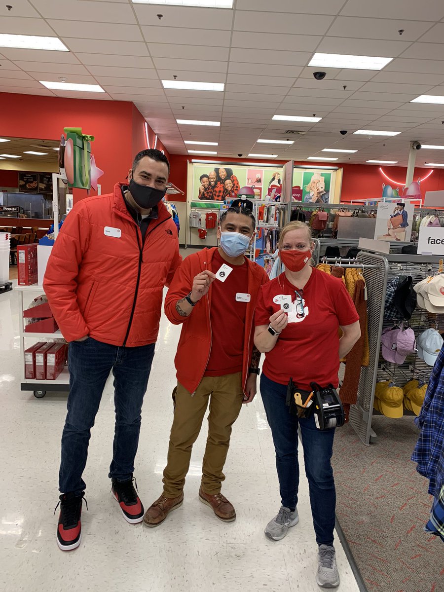 Thank you <a href="/ChrisWiggins555/">Chris Wiggins</a> for a great visit and recognizing Food TL Julius and SE TL <a href="/heidiharris1969/">Heidi Strickland</a>! Team loved the recognition! <a href="/aleahmarie19/">Aleah Jacinto</a> <a href="/TargetCher/">Cherese C</a> @MariahJoiRedmon <a href="/edx7566/">Ed Kolver</a> <a href="/T0281_ETL/">Kelley</a> <a href="/webley_jessica/">Jessica Webley</a>