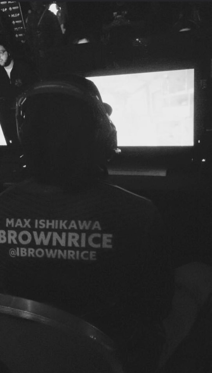 IBrownRice's tweet photo. 5 years ago… T32 run at #MLGVegas w Apache, AxenT_God &amp; @_Jmoney264 https://t.co/iiB28j8kdo