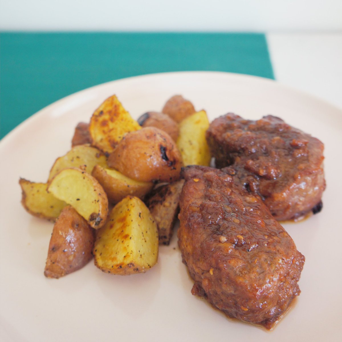 Knock a items off the list...stop in this weekend and grab meals, items for Christmas Day and even finish off your shopping with a Simply Supper Gift Card.

One stop, ✅ ✅ ✅ off the to do list…and let’s be honest, this time of year a completed to do list is the best feeling!