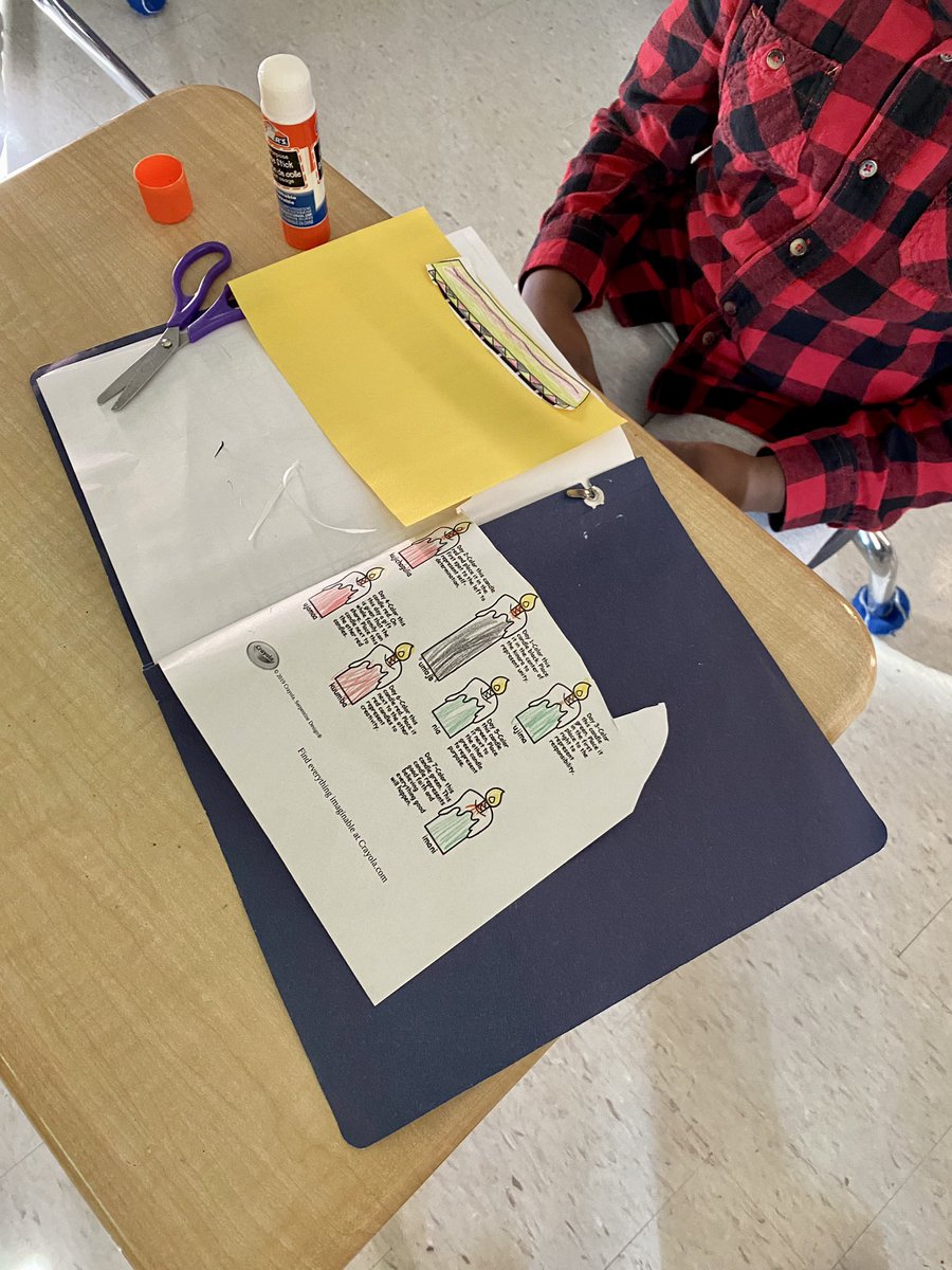 mmecwhite's tweet photo. This week with Mme White: We learned more about different holidays and expressions, were crafty and creative, played trivia games to see what we know, and formed connections to ourselves and the world. Such a jam packed week, but they had so much fun 🥰! https://t.co/VILY5pxfkx