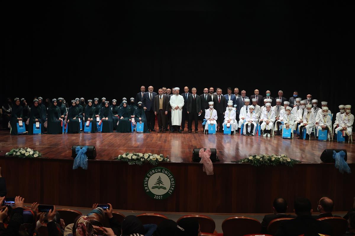 Diyanet (@diyanetbasin) on Twitter photo Diyanet İşleri Başkanı Prof. Dr. Ali Erbaş, Artvin’de icazet merasimine katıldı <a href="/DIBAliErbas/">Prof. Dr. Ali Erbaş</a>
diyanet.gov.tr/tr-TR/Kurumsal… Diyanet İşleri Başkanı Prof. Dr. Ali Erbaş, Artvin’de icazet merasimine katıldı <a href="/DIBAliErbas/">Prof. Dr. Ali Erbaş</a>
diyanet.gov.tr/tr-TR/Kurumsal…