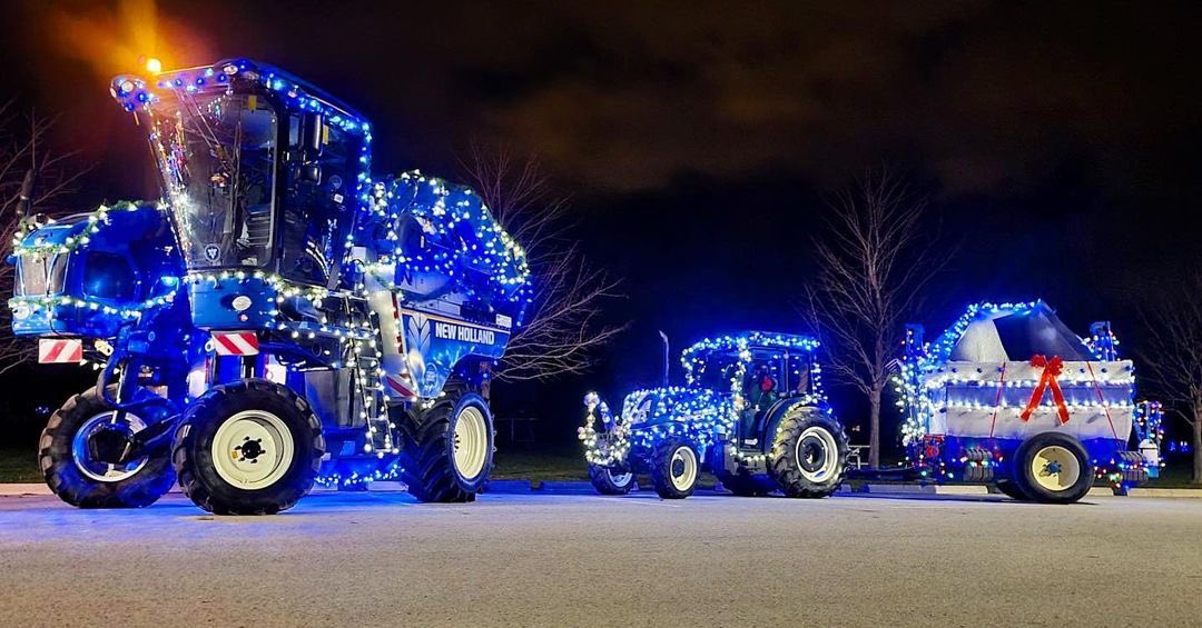 This is how our grape growers do a Christmas parade 👏🙌🎄🎅🏻
<a href="/HuebelGrapes/">Huebel Grapes Estates</a>
