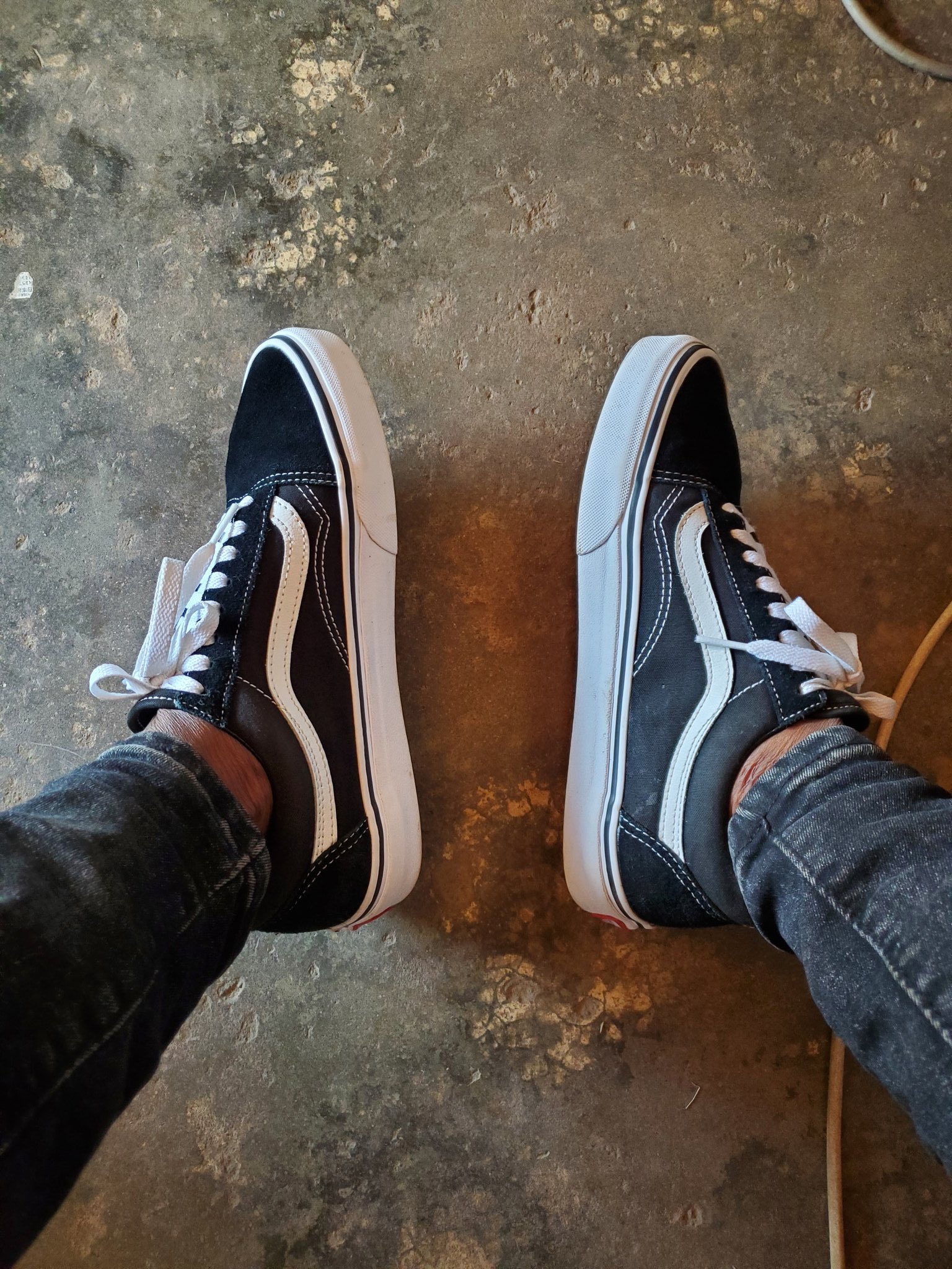 vans black on black high tops