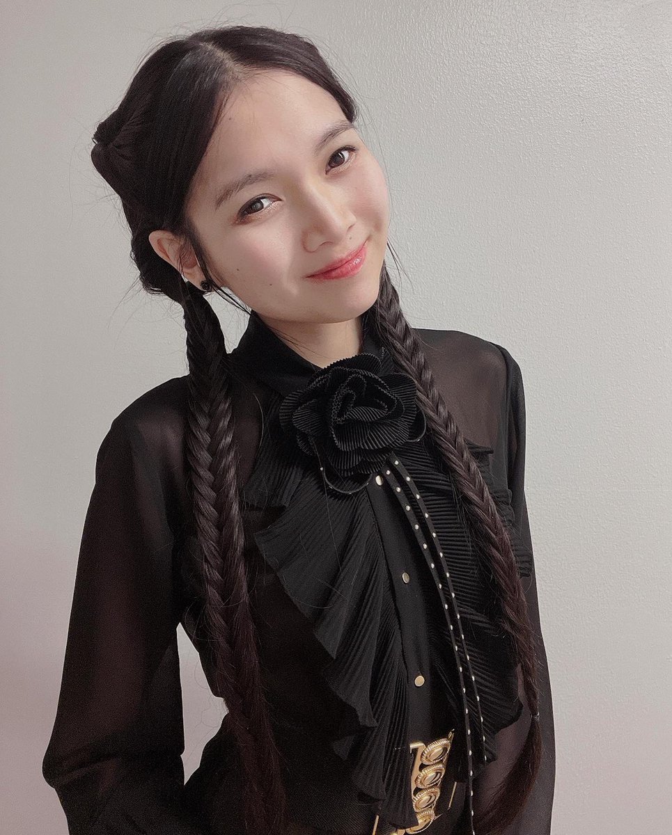 strygofficial's tweet photo. It's the end of 2021! The best part of this year was that I got into StryGo! and met my beloved siblings, our Goddesses and guardian cats. For 2022, I hope to be able to improve my singing, rapping, dancing, and magic skills.
FULL TEXT: https://t.co/cDPA0v9jmX
#MonuChan #StryGo https://t.co/7VjmEyYFXJ
