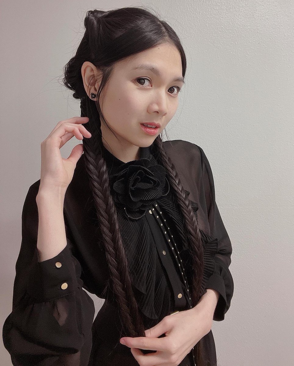 strygofficial's tweet photo. It's the end of 2021! The best part of this year was that I got into StryGo! and met my beloved siblings, our Goddesses and guardian cats. For 2022, I hope to be able to improve my singing, rapping, dancing, and magic skills.
FULL TEXT: https://t.co/cDPA0v9jmX
#MonuChan #StryGo https://t.co/7VjmEyYFXJ