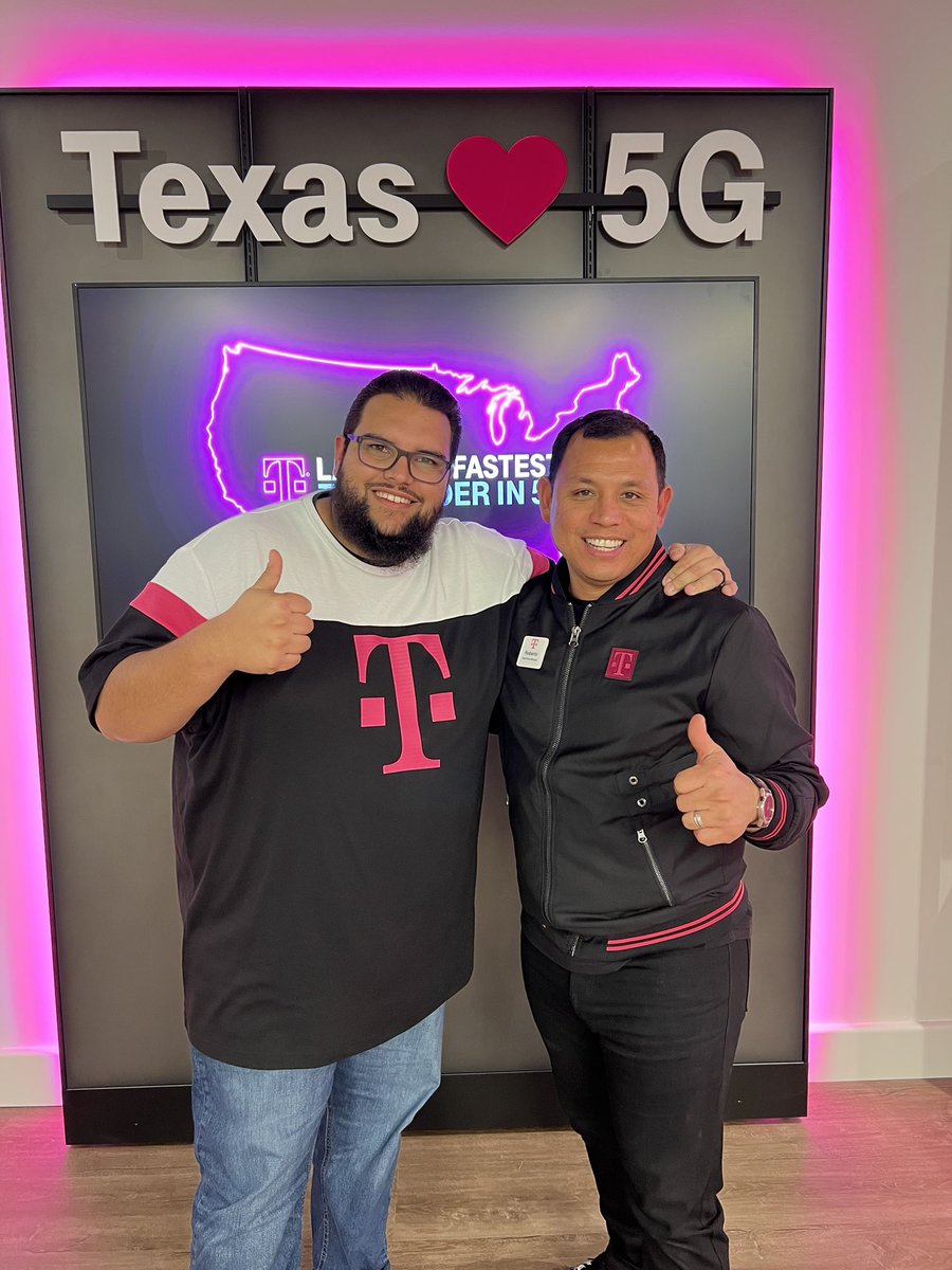 Wanted to give a shout-out to my old boss <a href="/MrMakeItHappn1/">Robert Rodriguez</a> for his NEW store Reopen. The store looks beautiful and proud of you brother. You’re going to do great things with this new amazing store! #tmobile