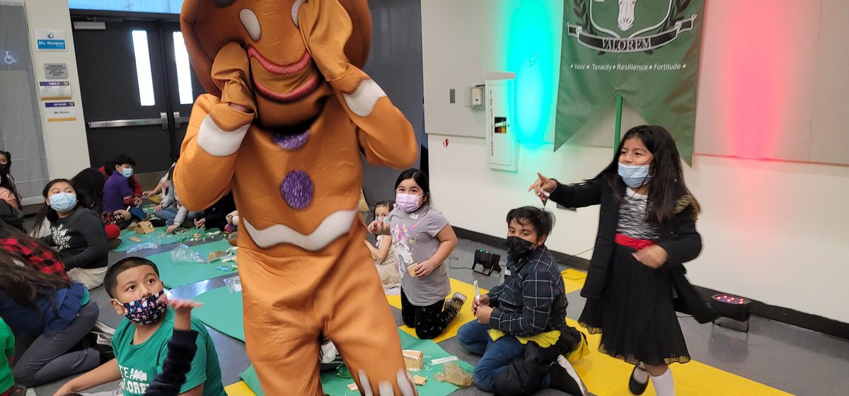 Winter Wonderland at Inskeep! The joy that the event brought to the staff and scholars alike was amazing! @AspireInskeep @CHeatonPhD <a href="/MsJAyala/">Jocelyn Ayala</a>