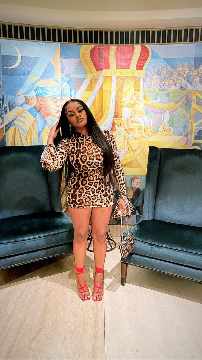 killzeezy's tweet photo. i told her go baby, it’s yo birthday! #miss22 https://t.co/cR1a0VuNiQ
