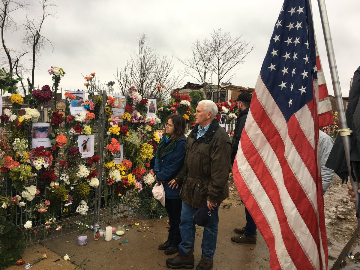 Mike_Pence's tweet photo. .@KarenPence &amp; I were honored to join the @SamaritansPurse volunteers with @EdwardG1911 in Mayfield, Kentucky today after the devastating tornadoes. 

Keep all those affected in your prayers and to Help In Jesus' Name visit: https://t.co/vF93DS3Zum https://t.co/Wa9mjTbq5p