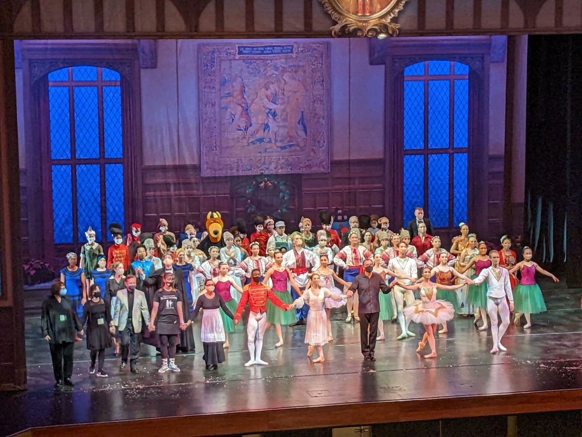 We would like to send a BIG JOYFUL Thank you to <a href="/uakron/">The University of Akron</a> <a href="/Verbballets/">verbballets</a> <a href="/akronsymphony/">Akron Symphony</a> @diuakron including our ArtSparks dancers in the Akron Nutcracker. It was a magical experience for all! ❤️💚✨
