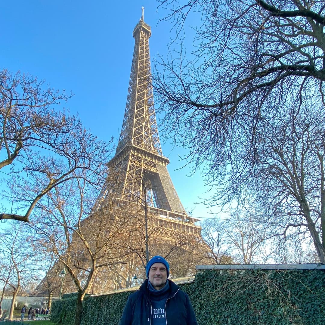 luispemu's tweet photo. Hermoso día en la hermosa París... https://t.co/oBWywfh5Bf