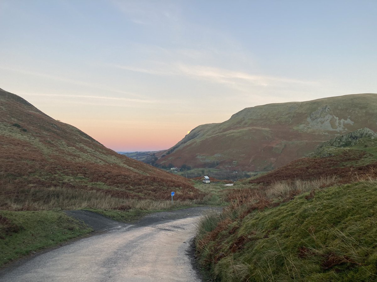 mountainringlet's tweet photo. Finally made it round the Tour de Helvellyn without interference from a busted ankle (2019) or COVID (2020). @nav4adventure couldn’t have ordered better weather for it 😍 https://t.co/w1ywpT0Ro8