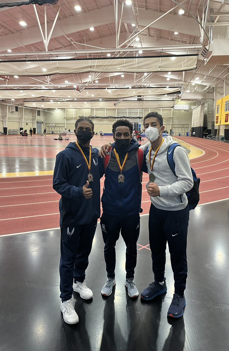 EA1785_BTrack's tweet photo. 4x400m relay grabs GOLD! Jones-Unruh-Cooper-Peña. That’s a wrap from Ursinus! @EA1785_Athletic https://t.co/jyINYHq7Bl