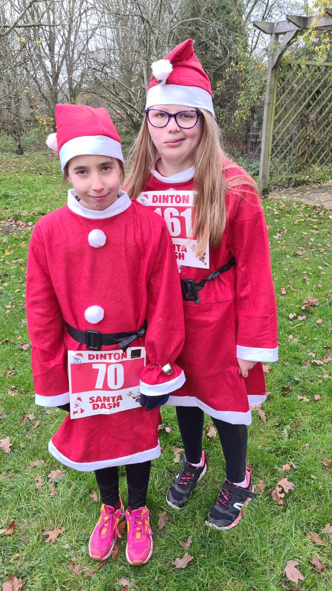 LambertJon's tweet photo. Couple of @Emmbrook_Junior  Y5 making a (Santa) Dash for Christmas this morning thanks to @BarnesFitness and the team! https://t.co/IGjQEu5zw0
