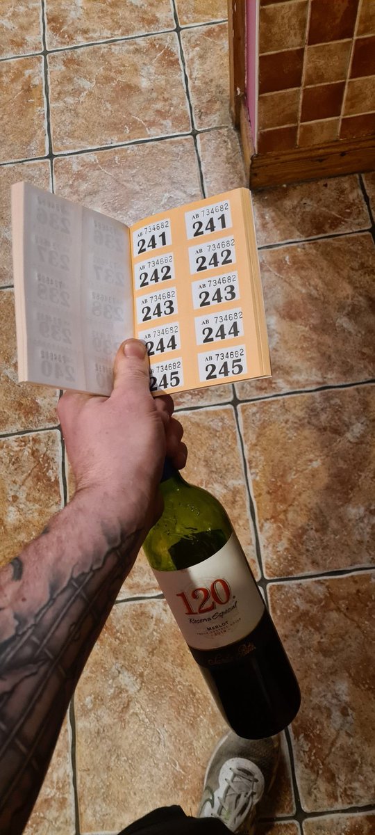 Who doesn't love a good aul raffle

If you find yourself in #FaJoes in #Lurgan tonight (which you should because it's great craic!) then you'll find you'll have a chance to win some badboy goodies in our raffle.
We'll be rocking out there tonight so get on down with yer grannies