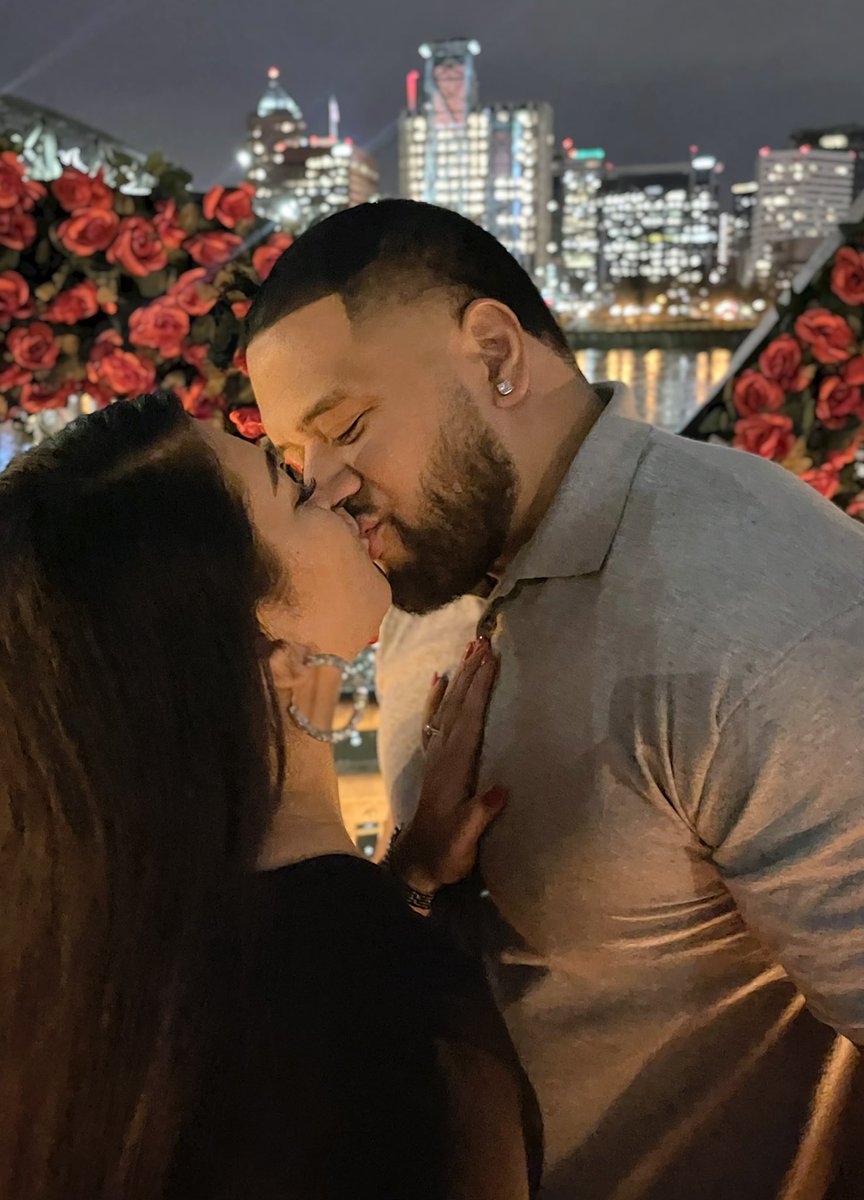 Tongan_Mami's tweet photo. Started the evening having a candle lit dinner &amp; helicopter ride over the city as His girlfriend and ended the night as His fiancé ❥ Lastnight was beautiful! I love to love you @KofeTonga https://t.co/ijoaGShD7i