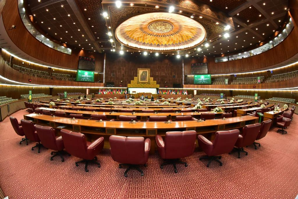 SMQureshiPTI's tweet photo. I warmly welcome all delegates to Pakistan for the 17th Extraordinary Session of the @OIC_OCI Council of Foreign Ministers on Afghanistan, many of whom I had the pleasure of meeting today. We look forward to a constructive session tomorrow. 
#OICInPakistan 
#OIC4Afg https://t.co/jrxcZS6BUK