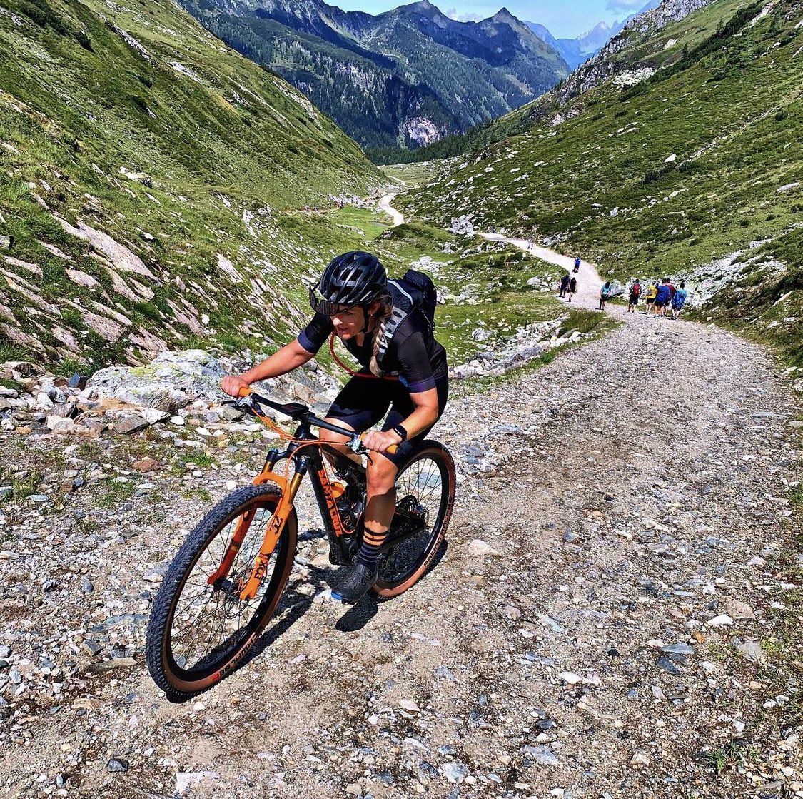 ¿Cumpliste todos tus propósitos del año? A darle duro 💪🏼 🚵‍♂️ a las últimas rodadas del año! No dejes tus propósitos sin cumplir…#shimanomtb #shimanomx #ciclismodemontaña #ciclismofemenino #ciclismomexico